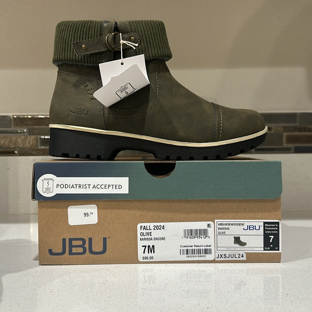 JBU by Jambu Karissa Encore Booties - brand new in box ~ Olive Green ~ Size 7